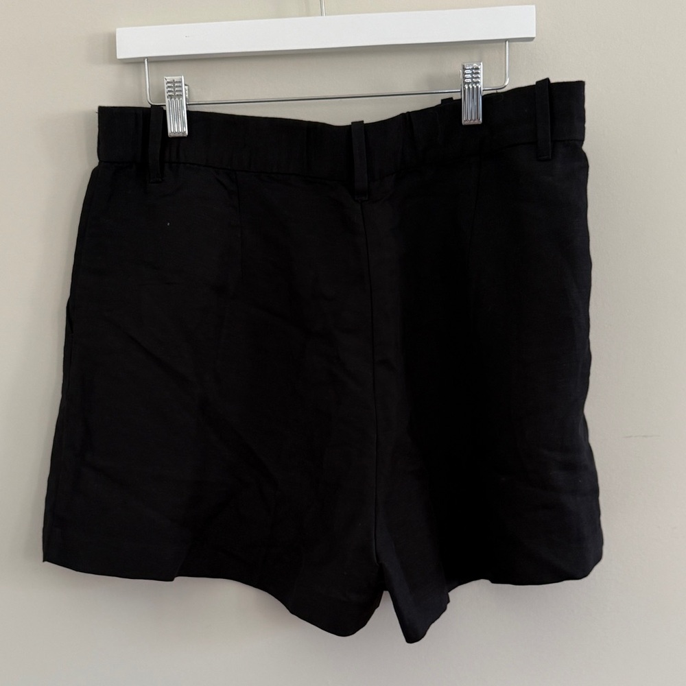 H&M Linen Blend Pleat Shorts - Women - Black